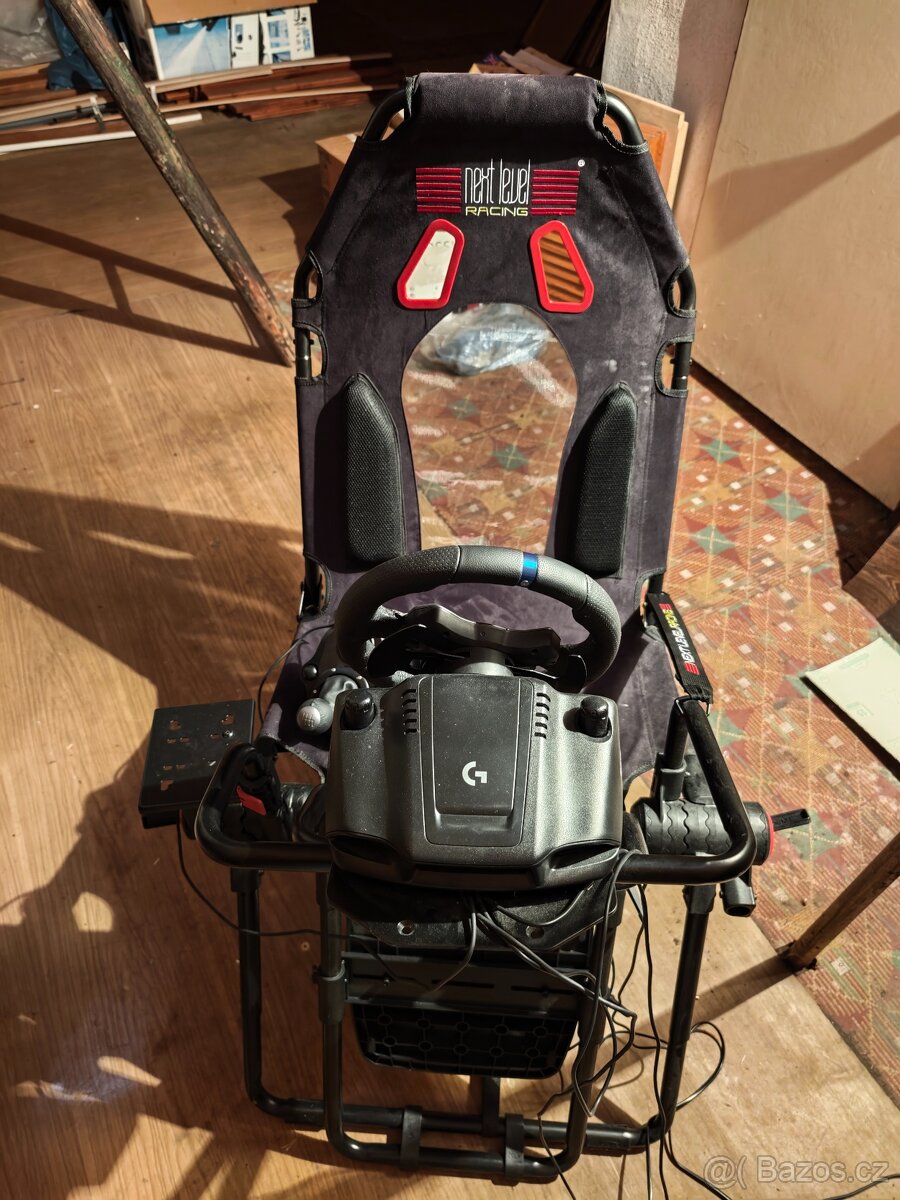 Závodní kokpit + volant, pedály, řadící páka - 2