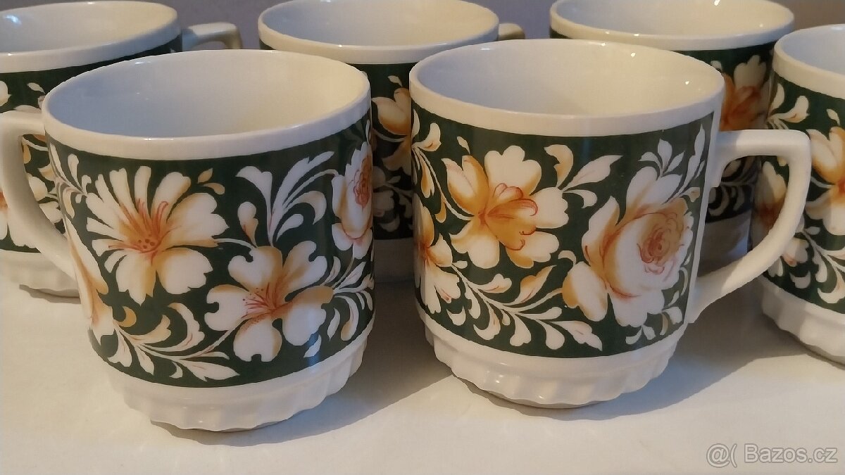 Československé hrnky, kompotové misky, šálky,džbán - 2