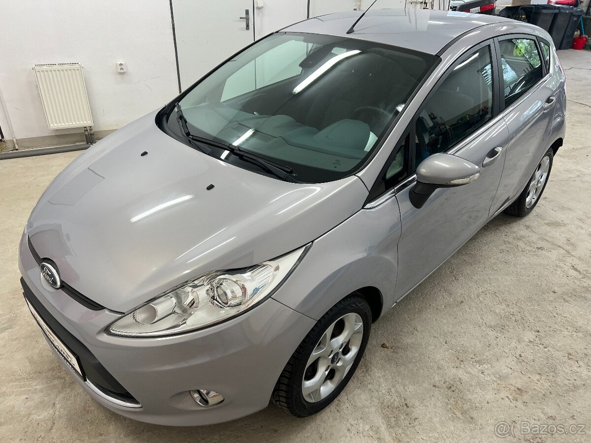 Ford Fiesta 1.25 TITANIUM PAR.ASISTENT VYHŘ.SEDAD.DIGIKLIMA - 2
