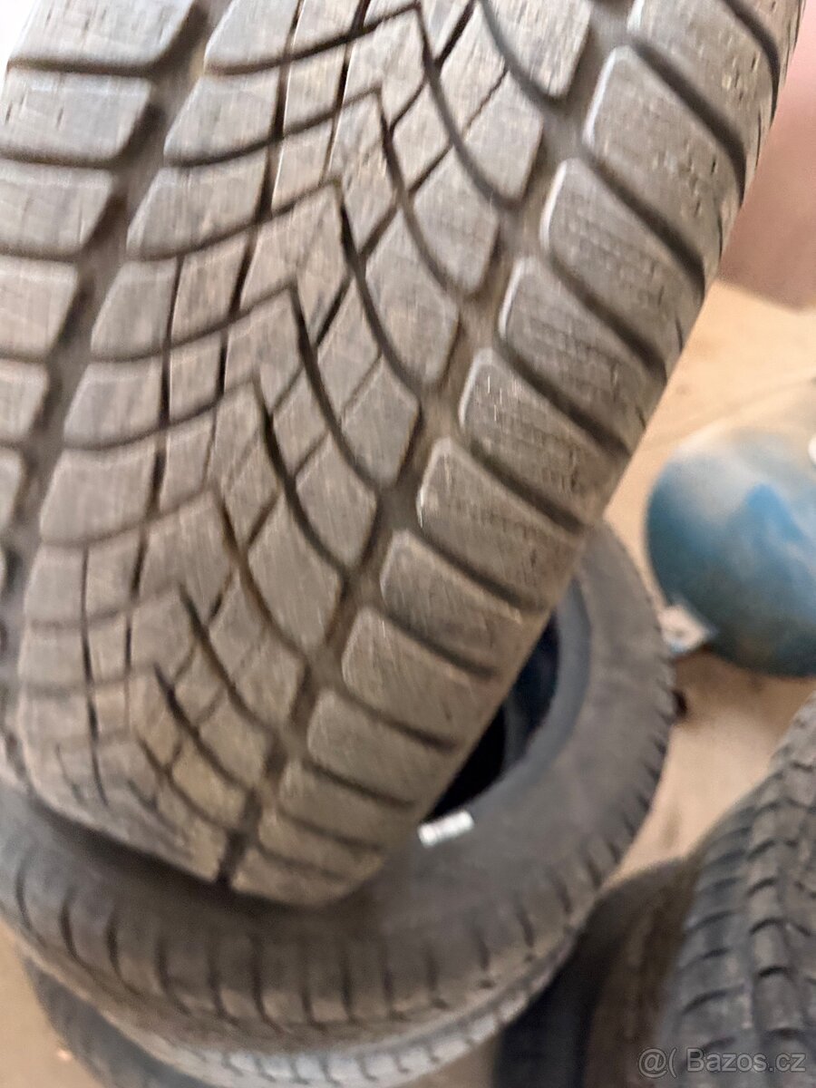 Zimní pneu 225/50R17 DUNLOP - 2