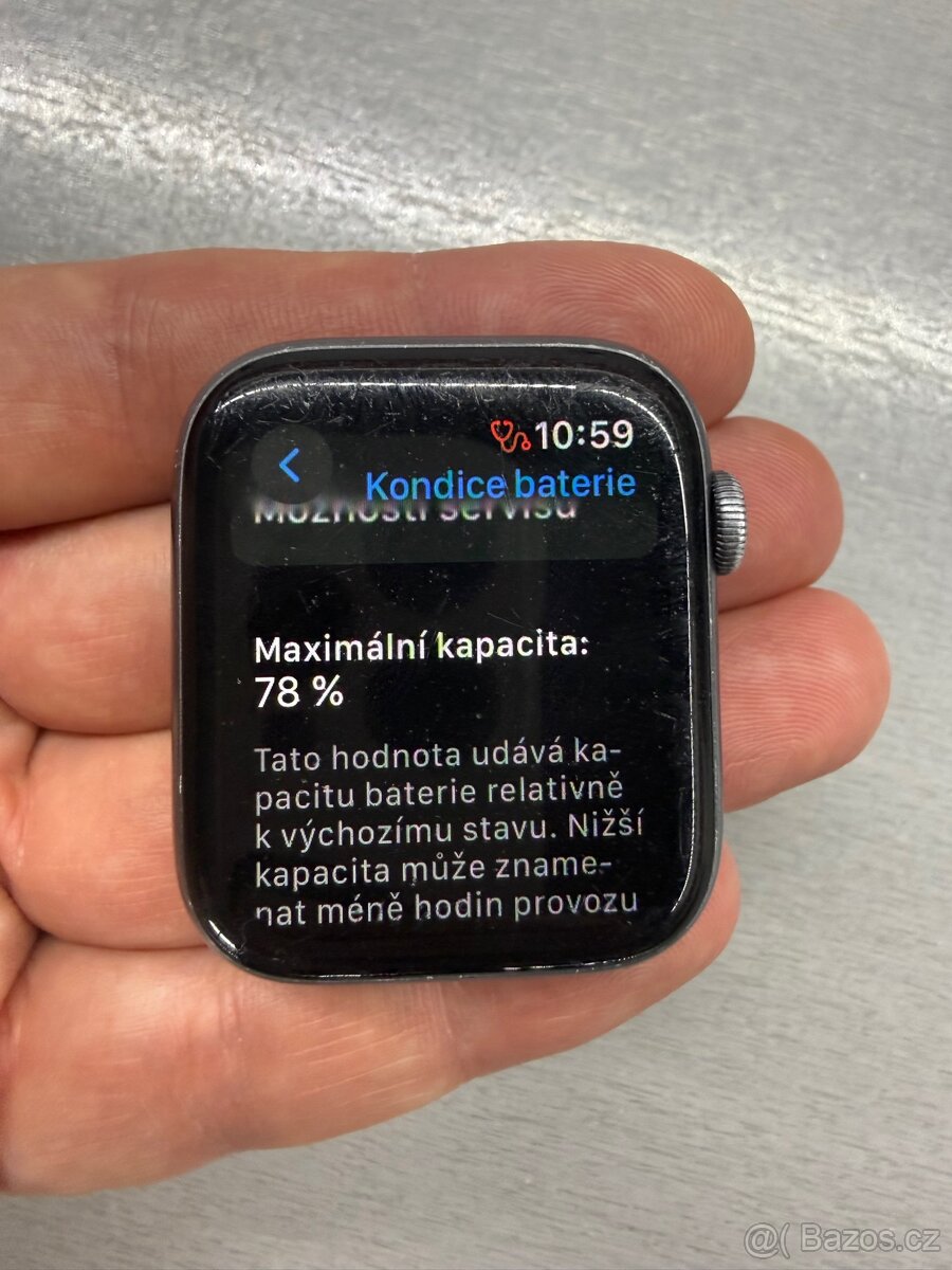 Apple Watch 4 44mm - 2