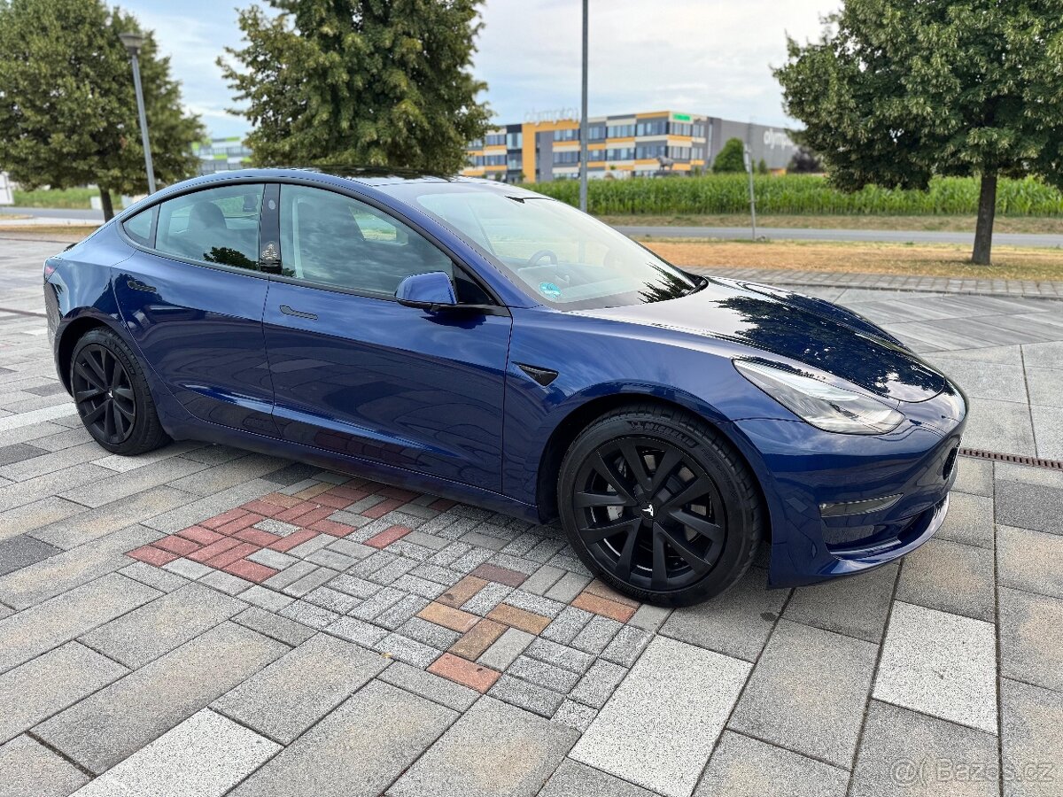 Tesla model 3 - 2