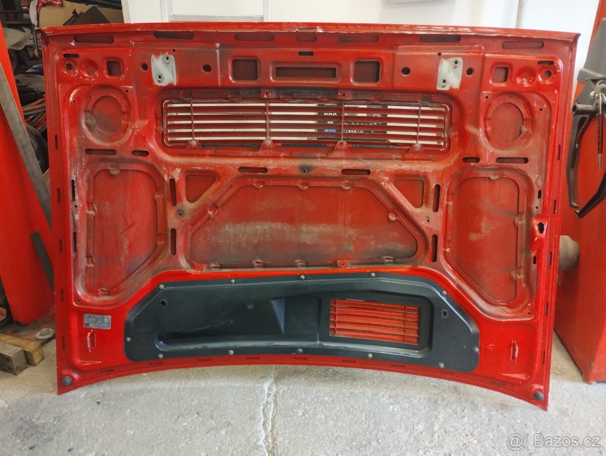 Lancia Delta Integrale 16v kapota motoru - 2