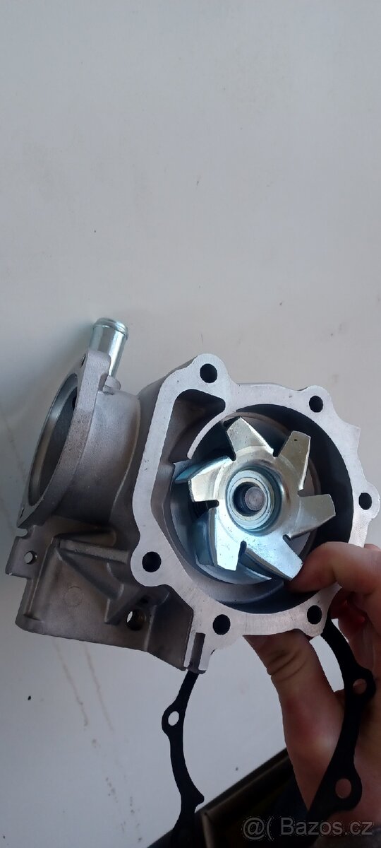 Voní pumpa Subaru forester - 2