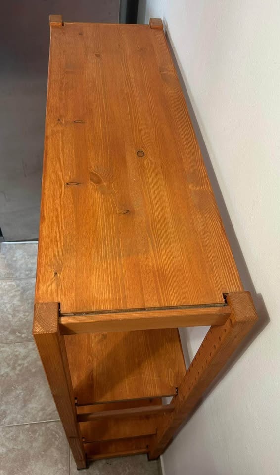 Dřevěný policový regál - 2