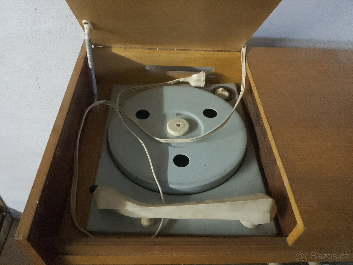 Gramofon Tesla - 2