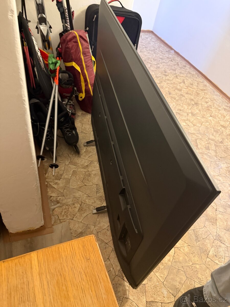 Hisense LED backlight TV - 2