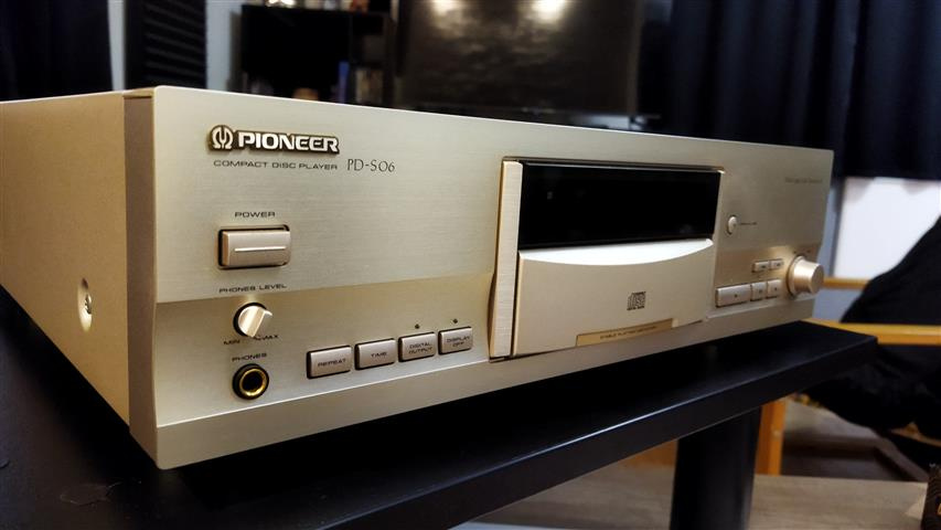 Pioneer DP – S06 compact disc player - 2