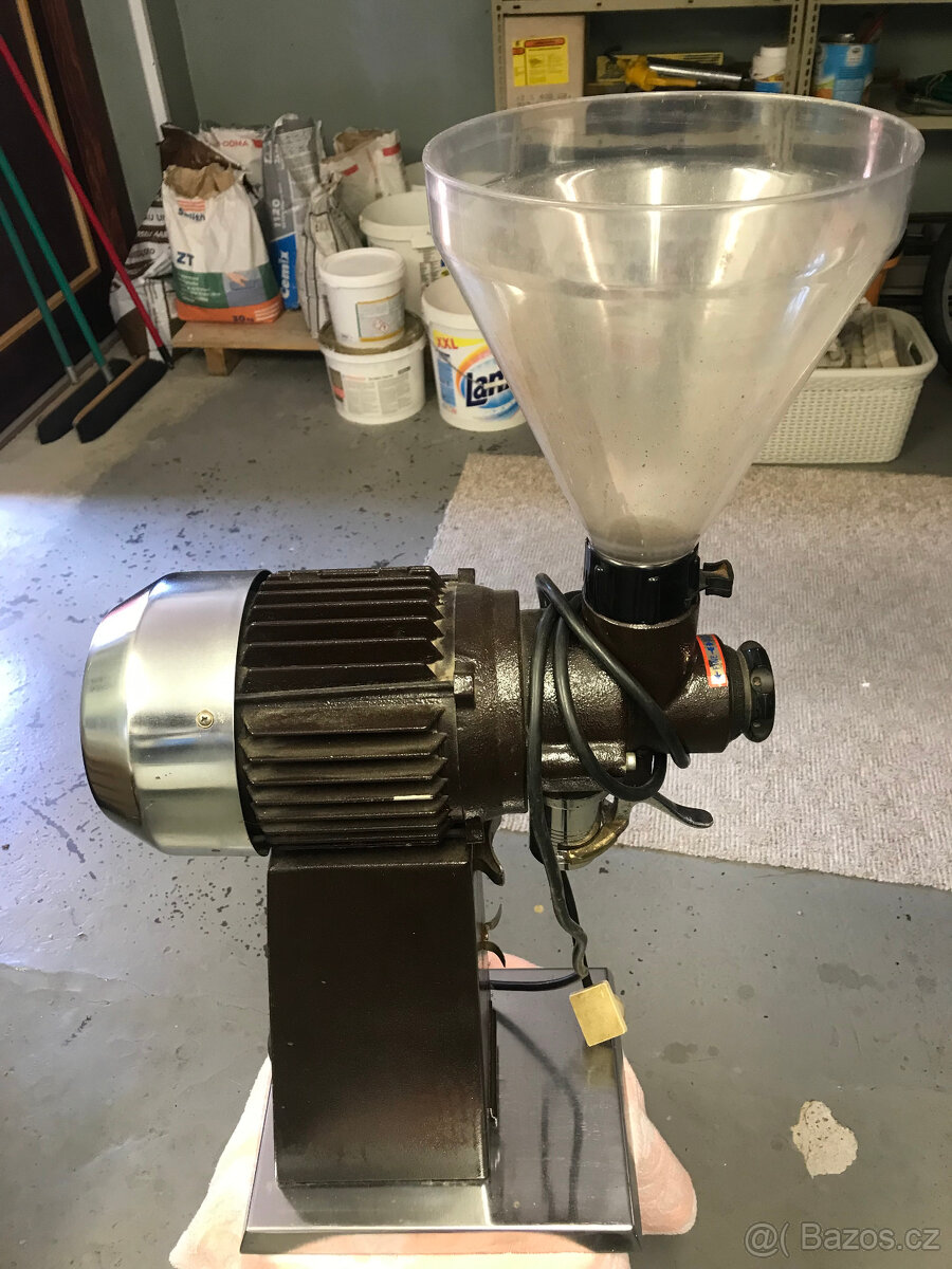 Mlýnek na kávu - 2