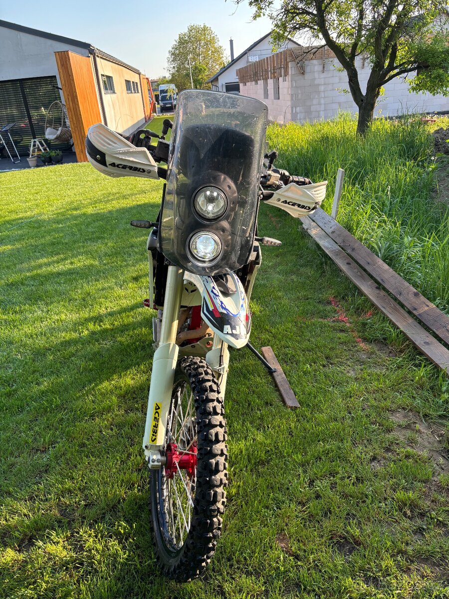 AJP PR7