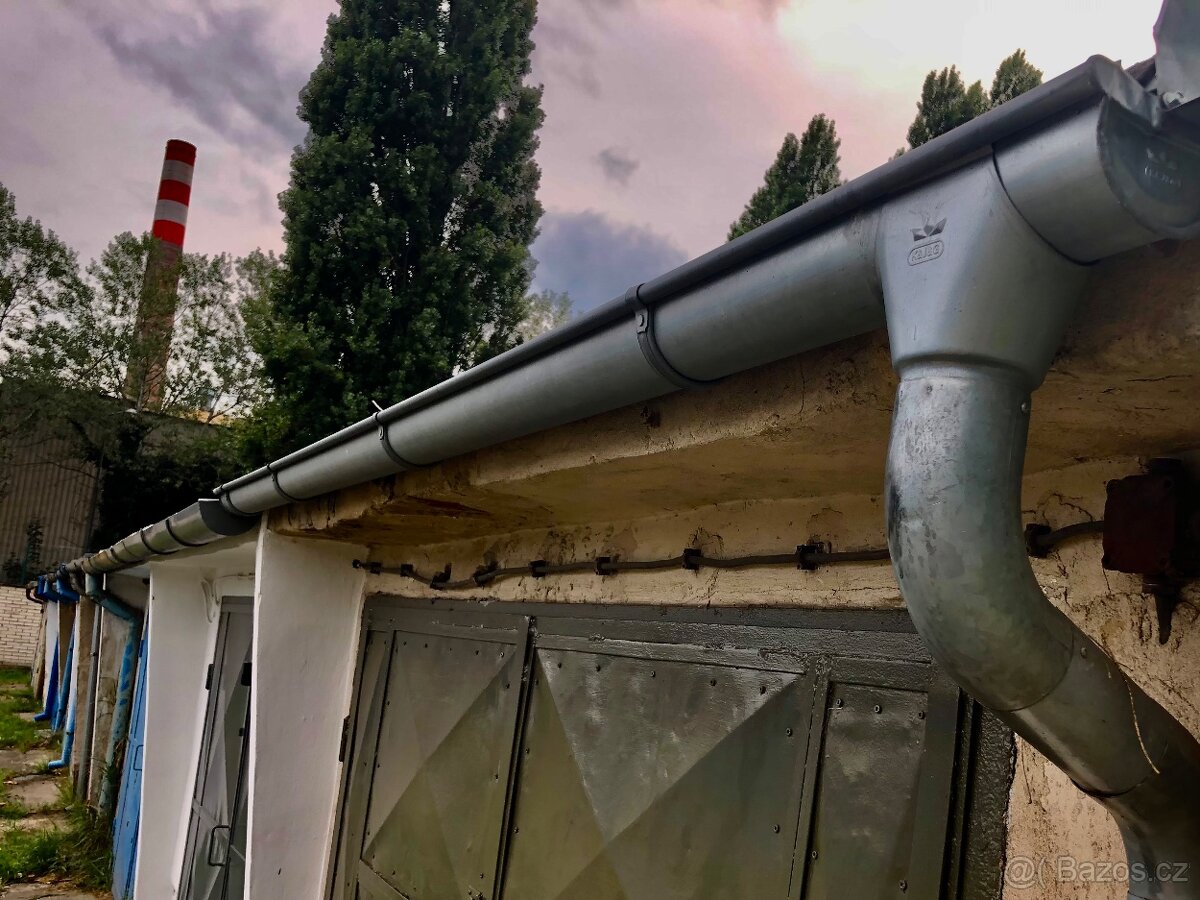 PRODÁM Garáž ul. Dolní - HOTEL KRYSTAL - 2