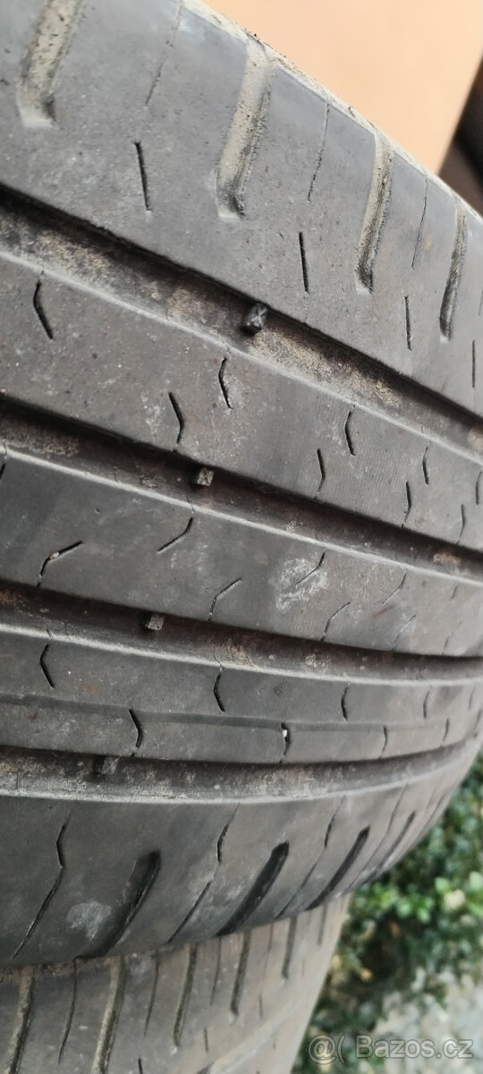 4x letní pneu Continental 215/60 R17 - cena za celou sadu - 2