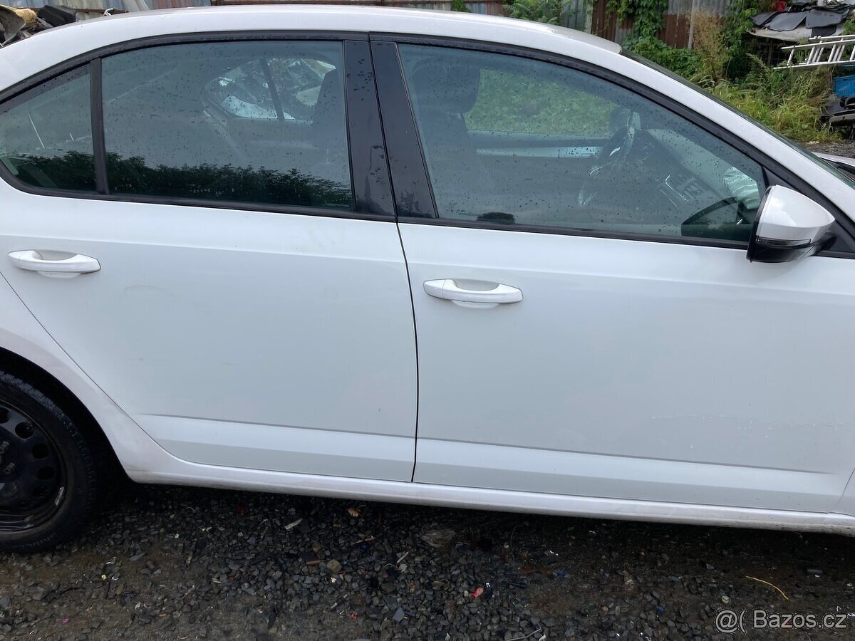 Prodám veškeré náhradní díly Škoda Octavia 3 bíla, červená - 2