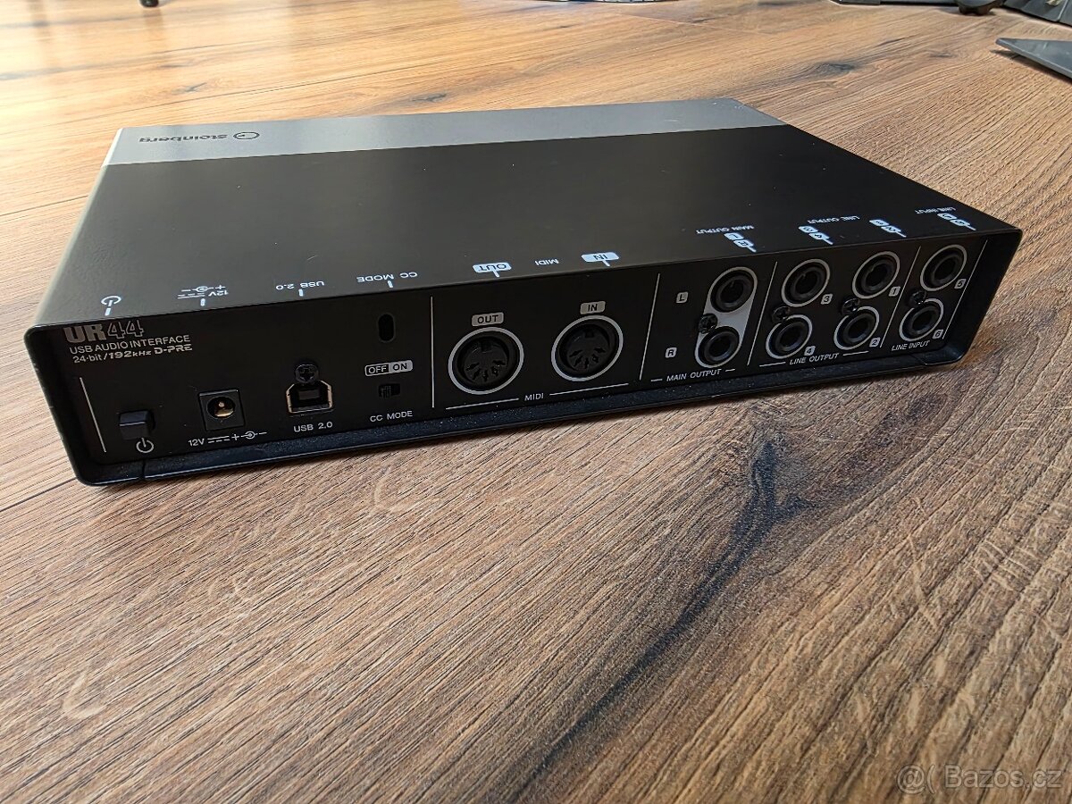 Steinberg UR44 USB zvuková karta - 2