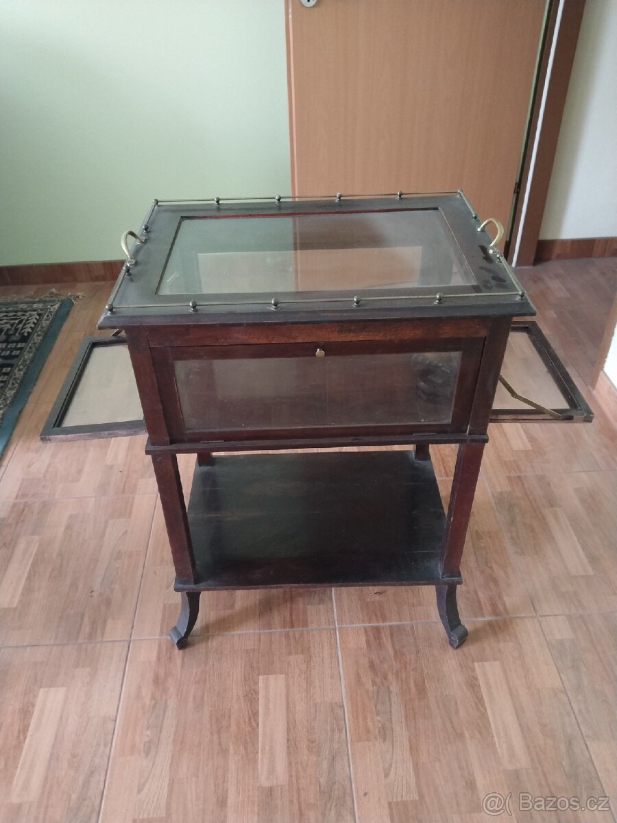 Starožitný dezertní stůl - 2