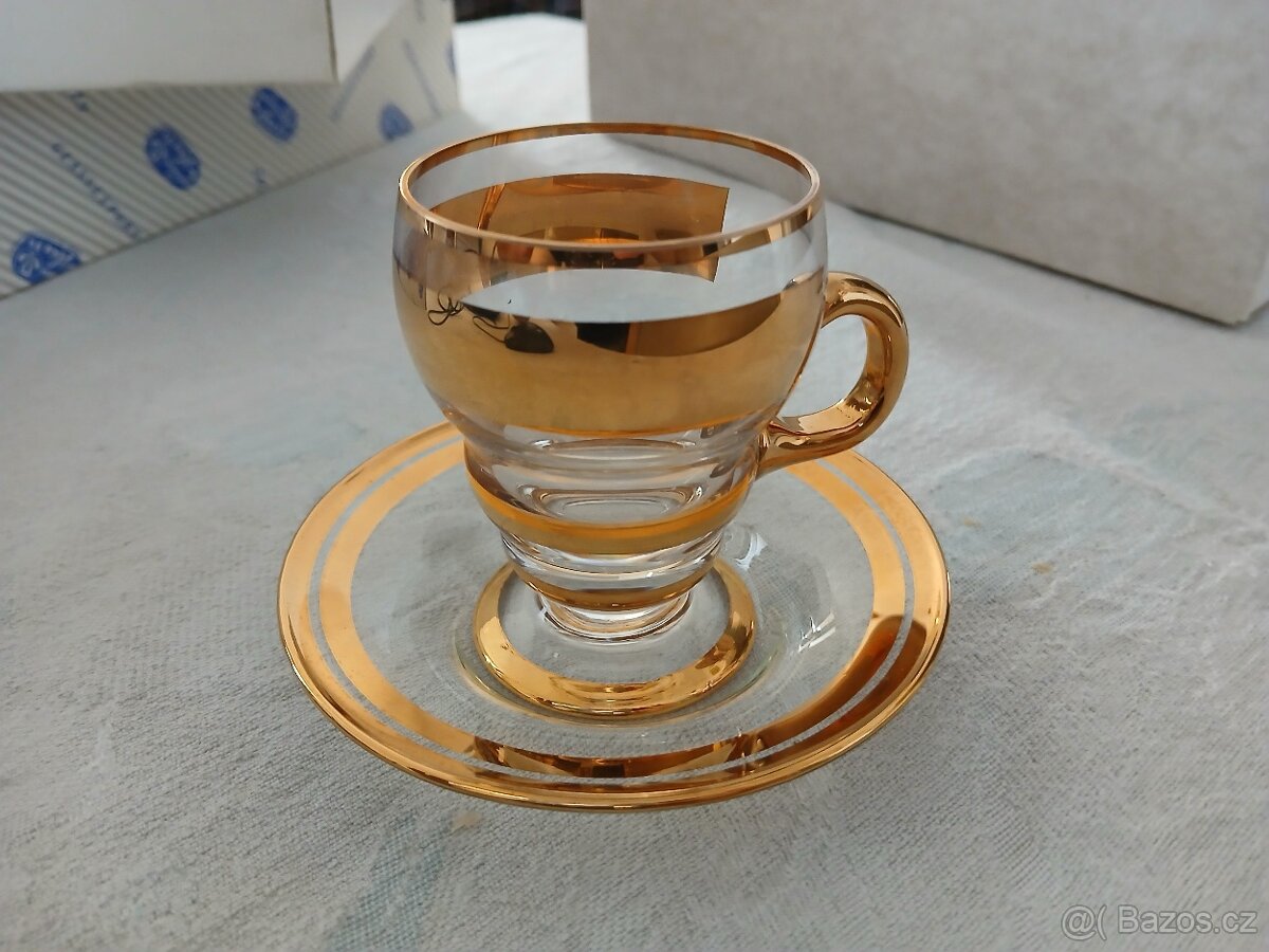 Sada šesti skleniček s talířky - 2