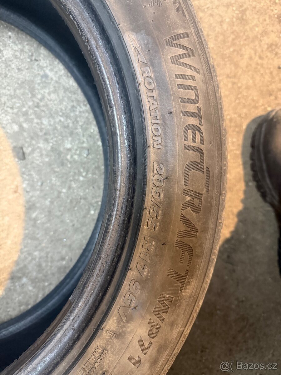 Pneu 205/55 R17 - 2