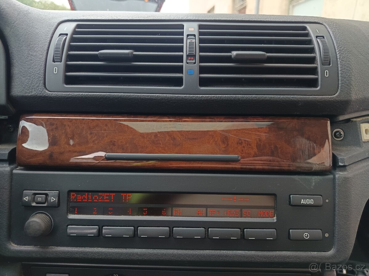 BMW E39 - autorádio s CD - 2