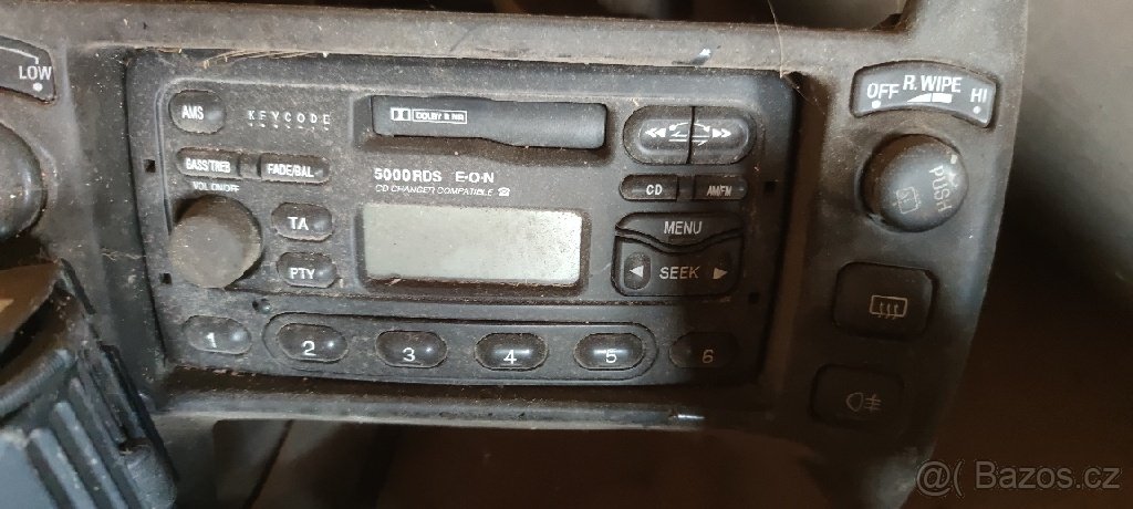 Ford Explorer díly z několika vozů - 2