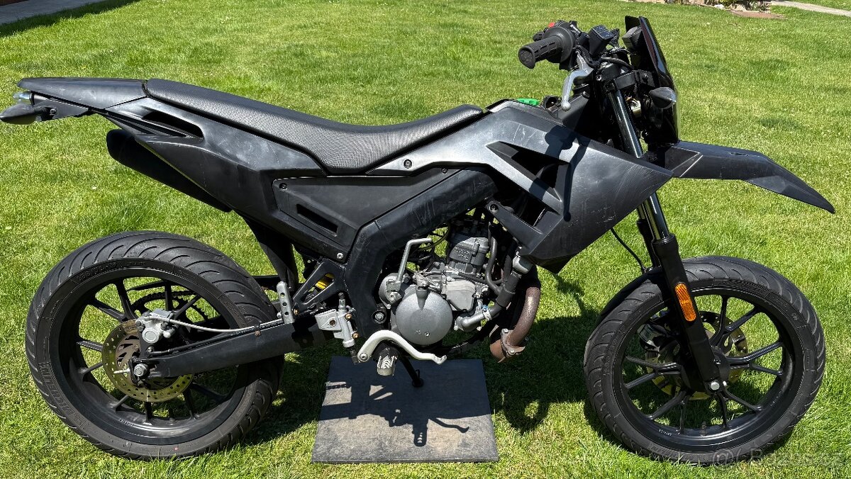 Aprilia SX 50, Derbi Senda 50