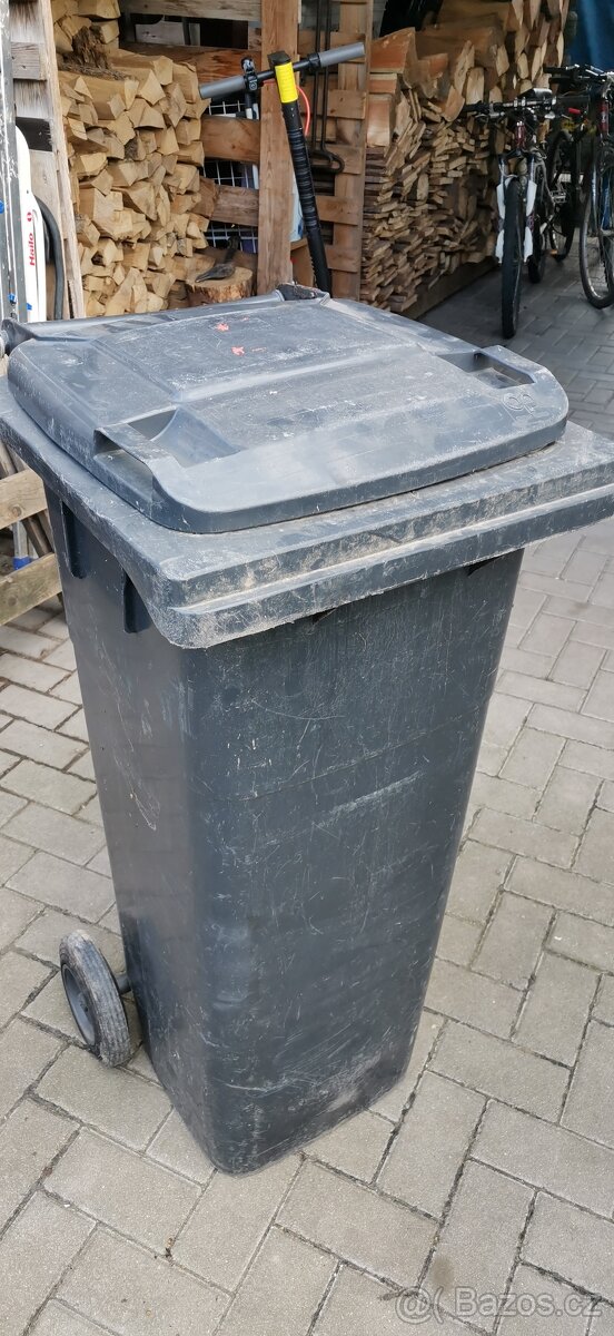 Plastová velká popelnice na kolečkách - 2