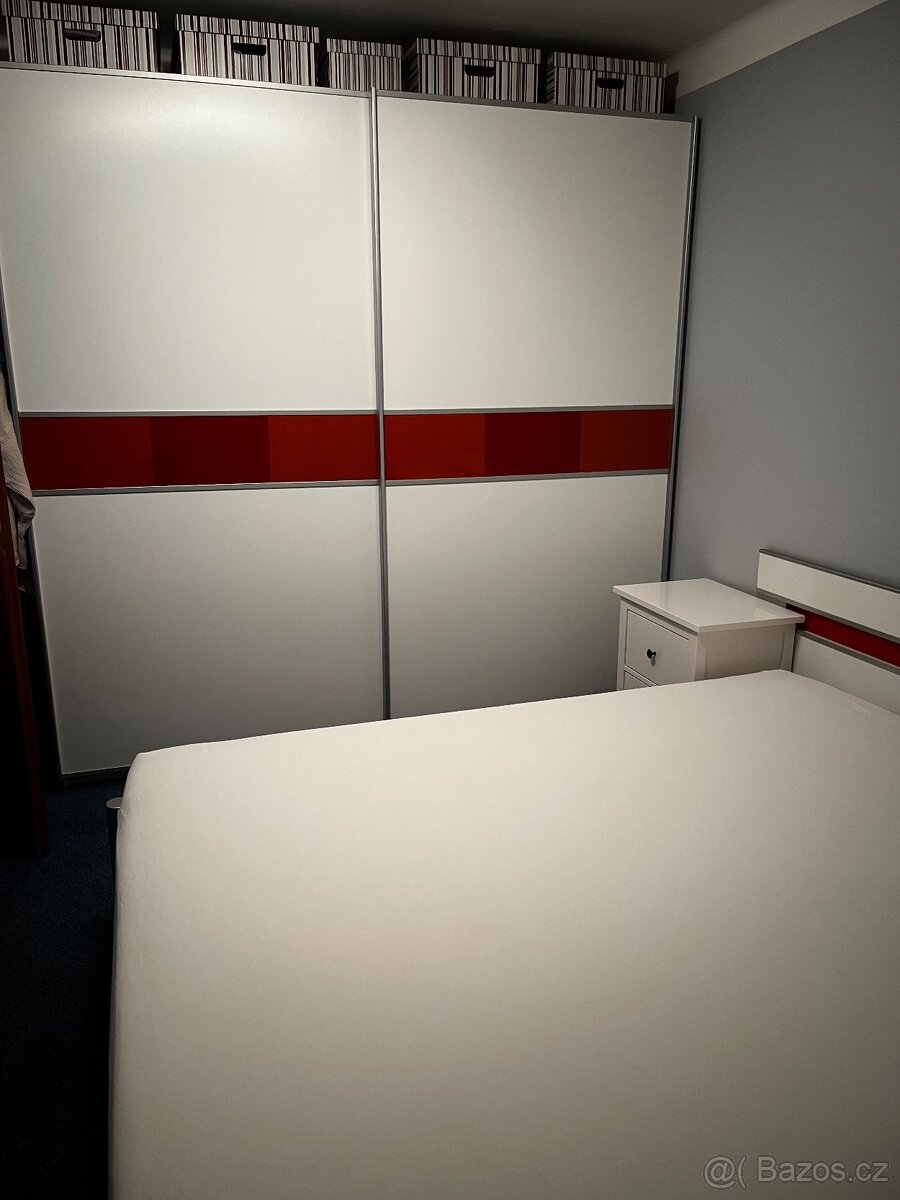 Manželská postel + skříň - 2