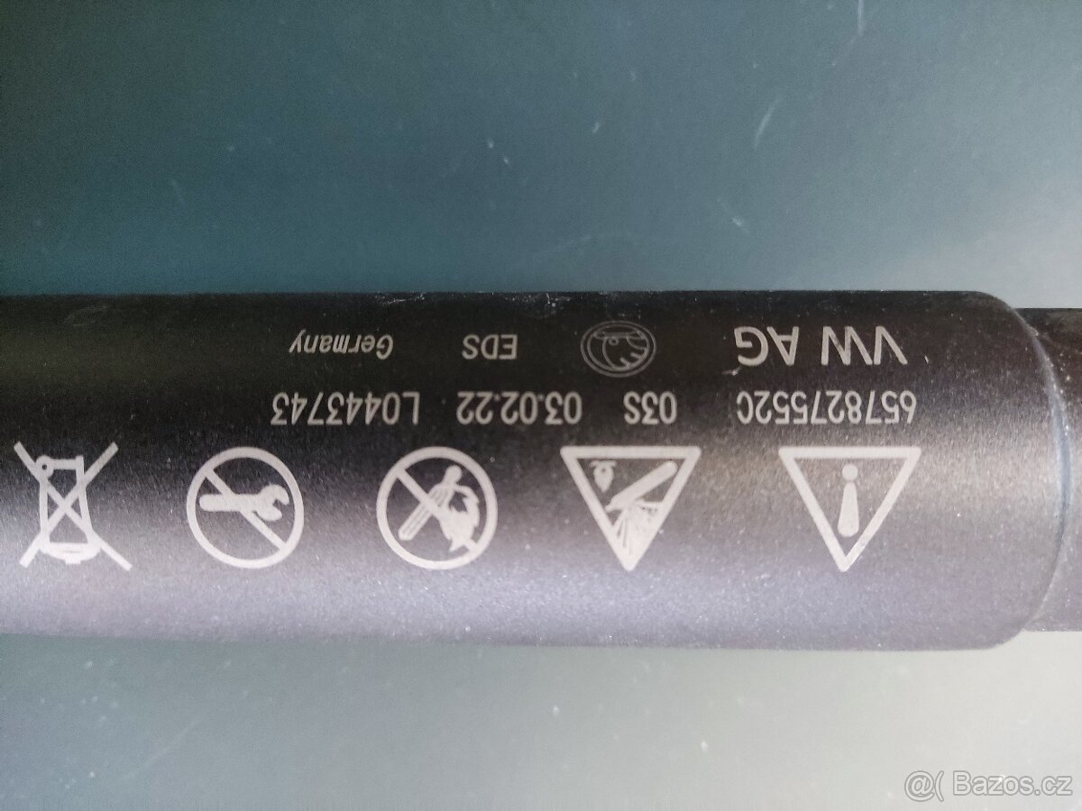 Škoda Scala - vzpěra kufru 657827552C - 2