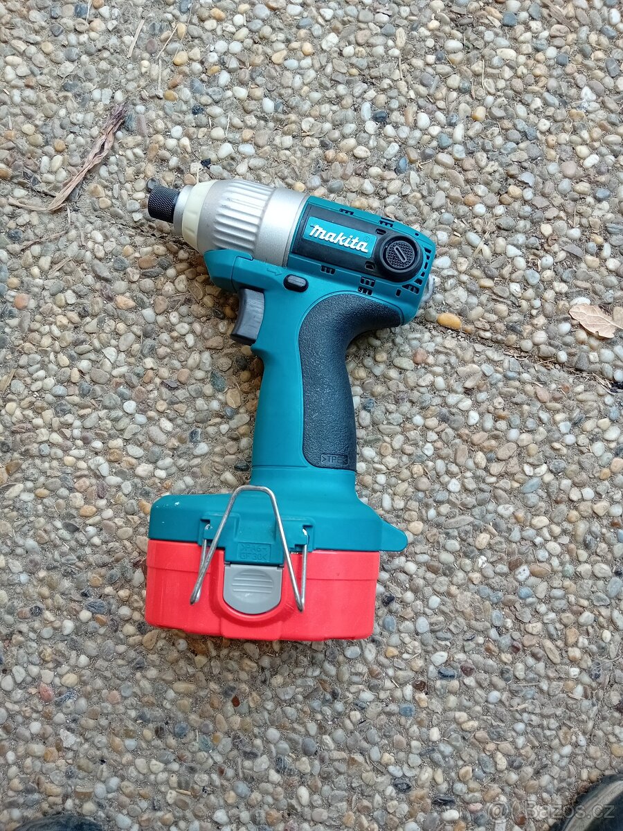 Rázový utahovák makita - 2