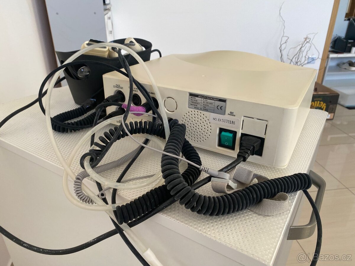 Kosmetický přístroj F332 - 4 v 1 F-332 - 2