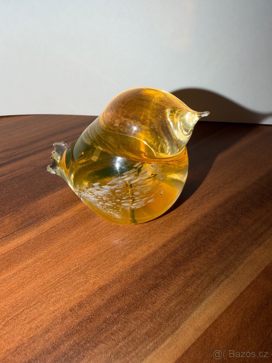 Těžítko skleněného ptáčka. - 2