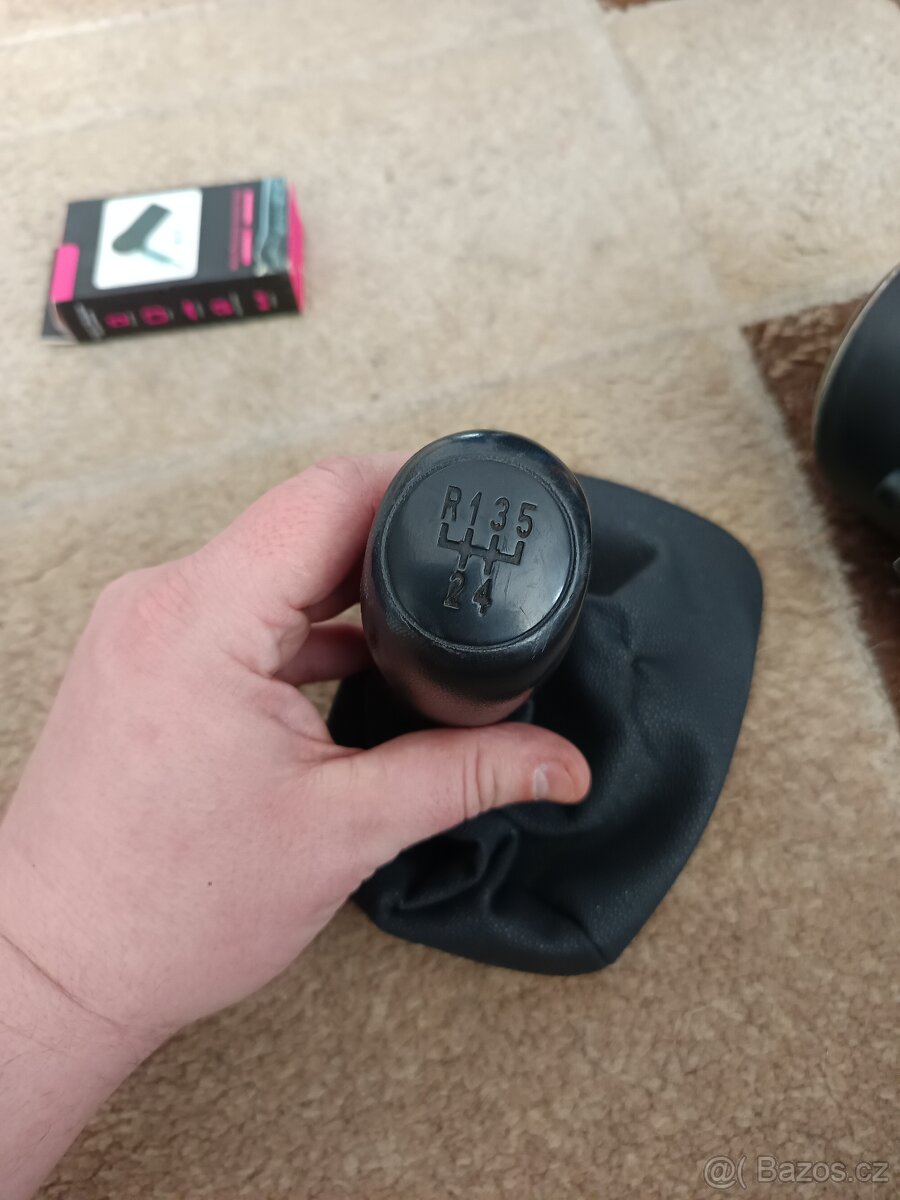 Manžeta řadící páky - 2