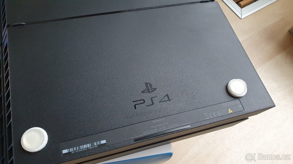 SONY PlayStation 4 + PlayStation VR + PS CAMERA + HRY - 2