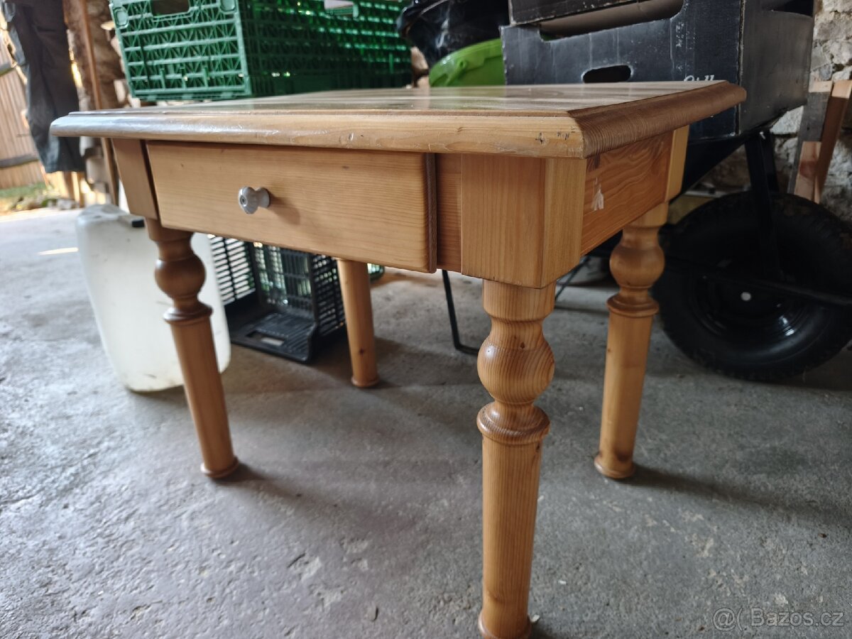 Starý dětský stolek z masivu - 2