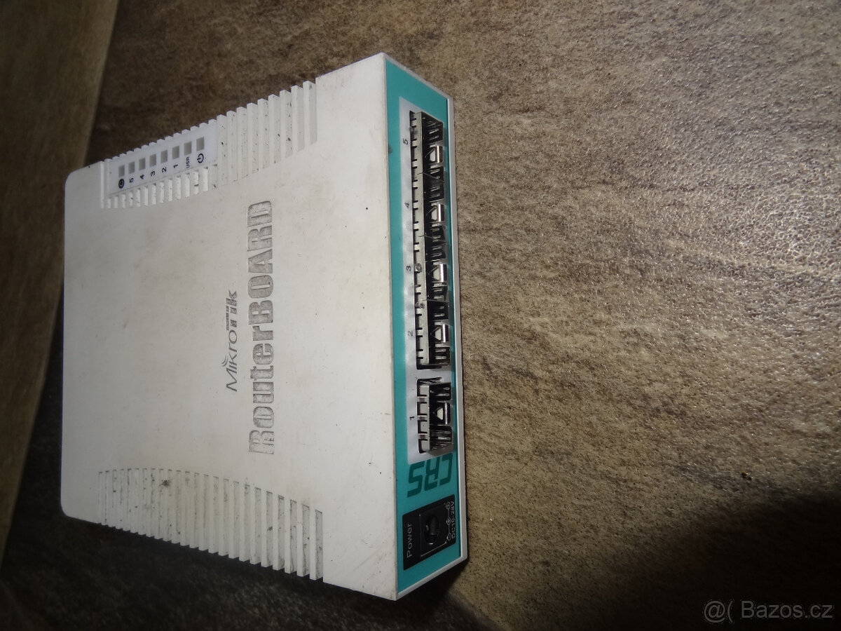 MikroTik Cloud Router Switch CRS106-1C-5S 5x SFP + 1x Combo - 2
