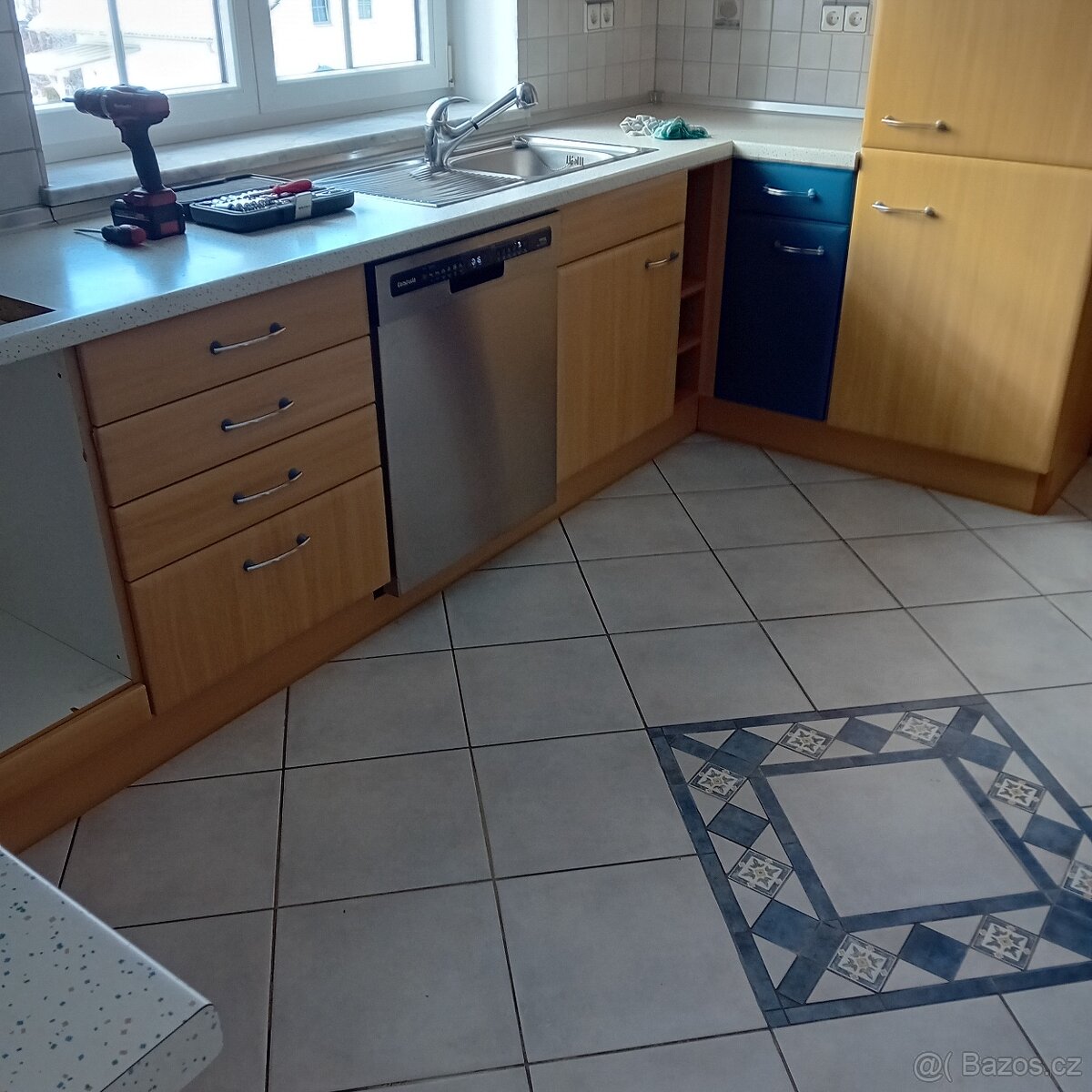 Kuchyňská linka se spotřebiči - 2