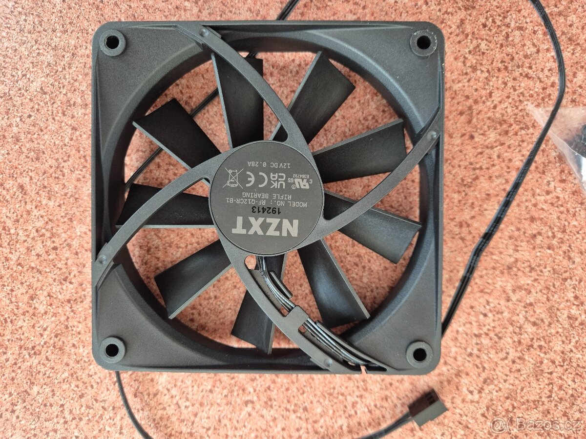 NZXT F120Q - 2