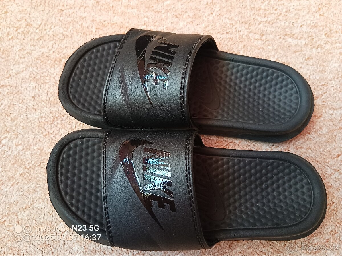 Pantofle zn."NIKE" vel."32" - 2