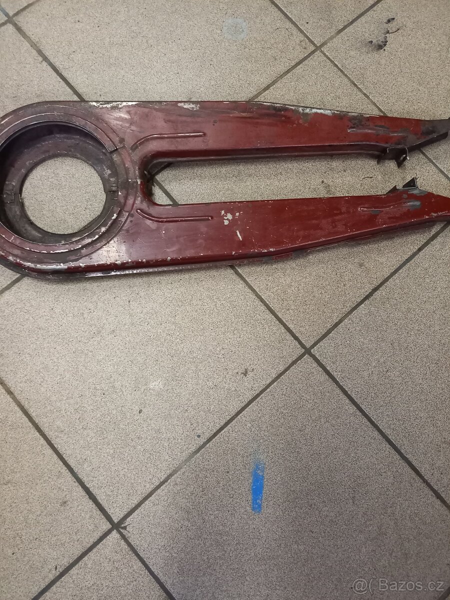 Kryt řetězu jawa 250 - 2