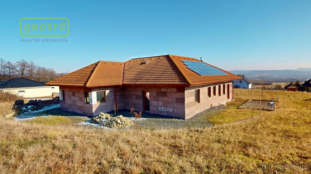 Nadstandardní rodinný dům ve výstavbě, Krupka - Unčín – pohled 2