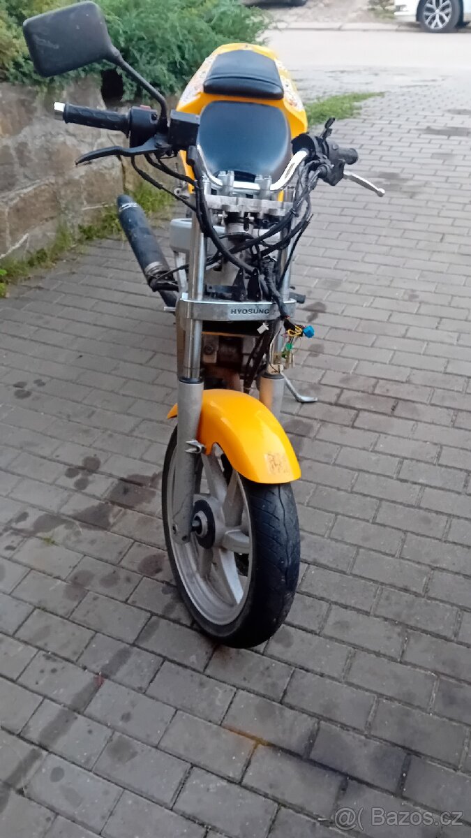 Hyosung gt 125 comet - 2