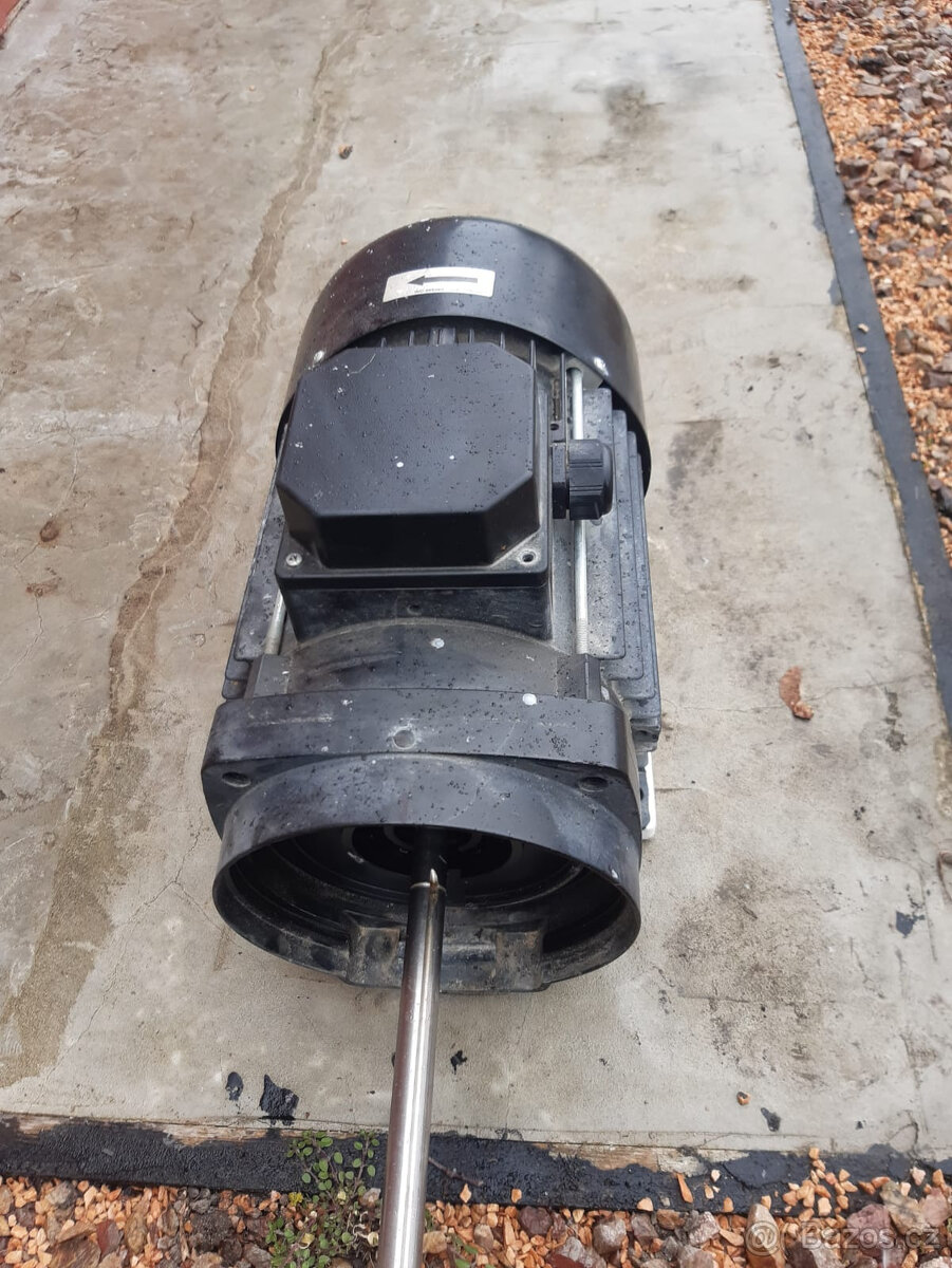 Elektromotor třífázový. - 2