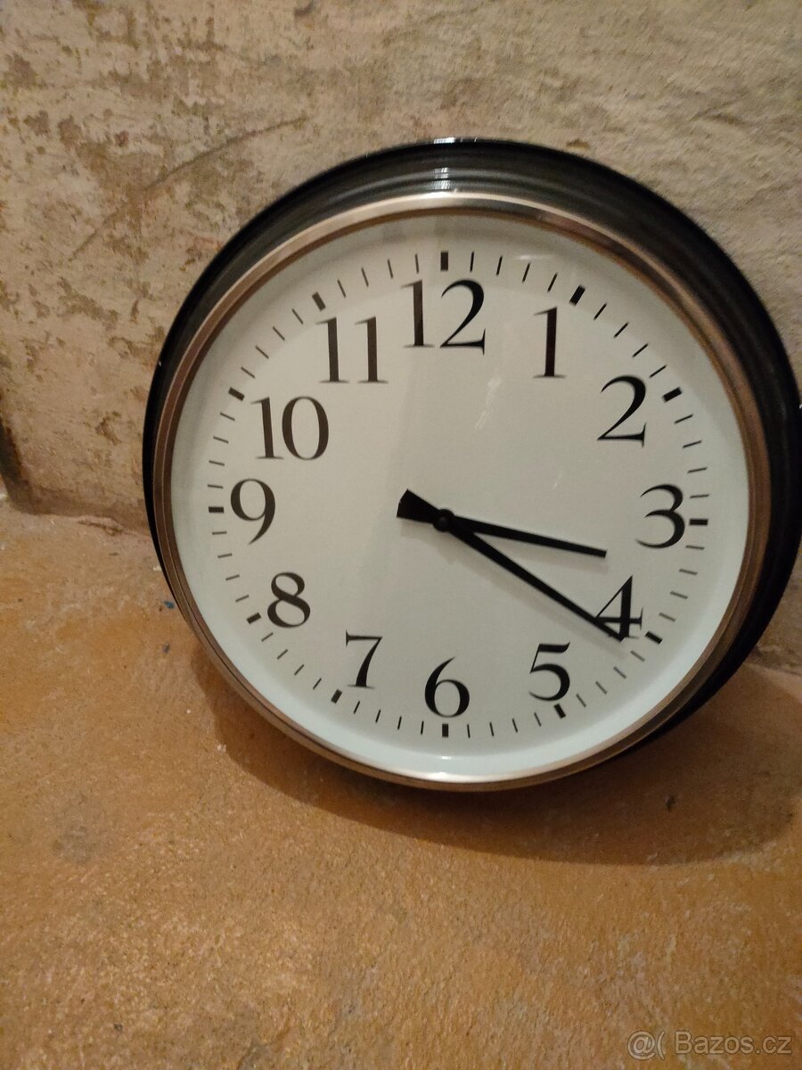 Nástěnné hodiny Ikea - 2