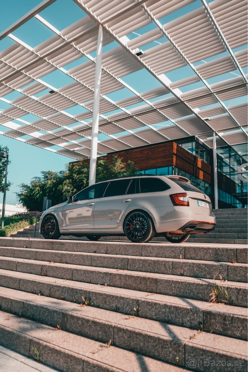 Škoda Octavia RS 245 Combi - 2