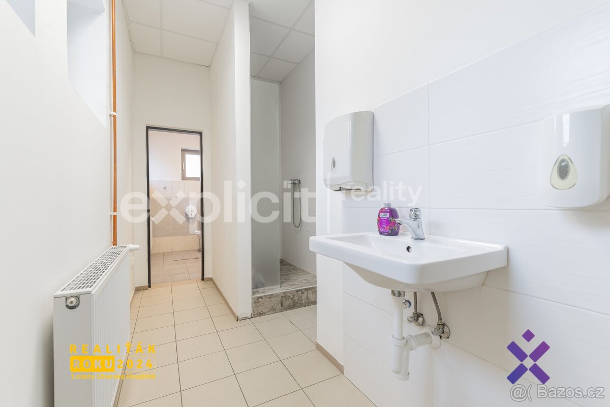 Pronájem obchodních prostor v centru města 142 m² - Uherský - 2