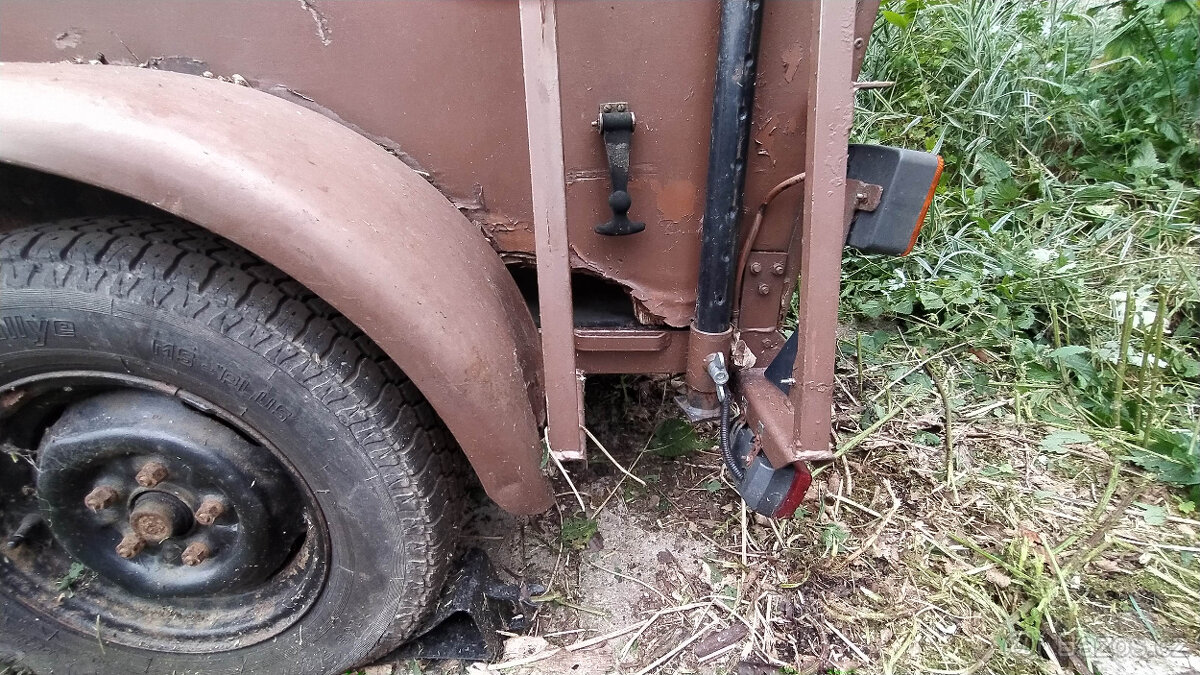 Prodám přívěs - přepravník na koně, sleva - 2