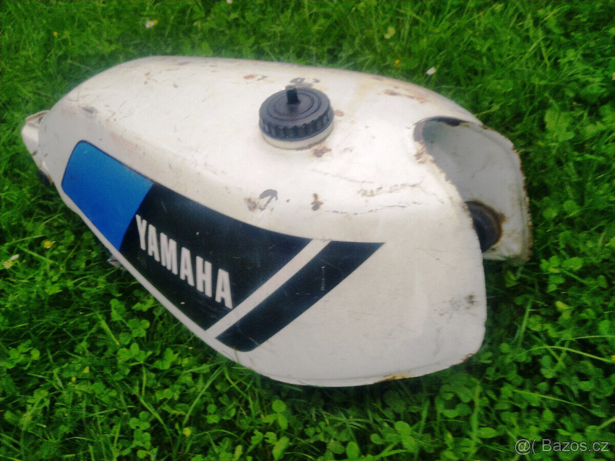 Nádrž Yamaha DT 250, Yamaha DT 400 - 2