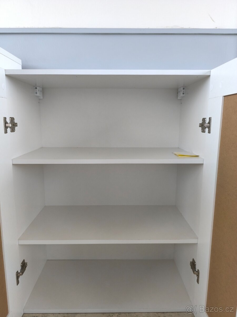 Nástěnná skříňka bílá 69,5x34x90cm - 2