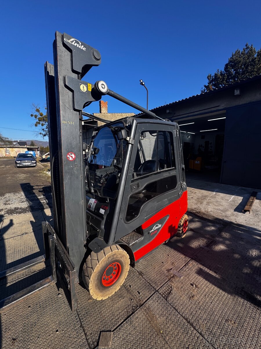 Elektrický Linde E25 za 199.900Kč - 2