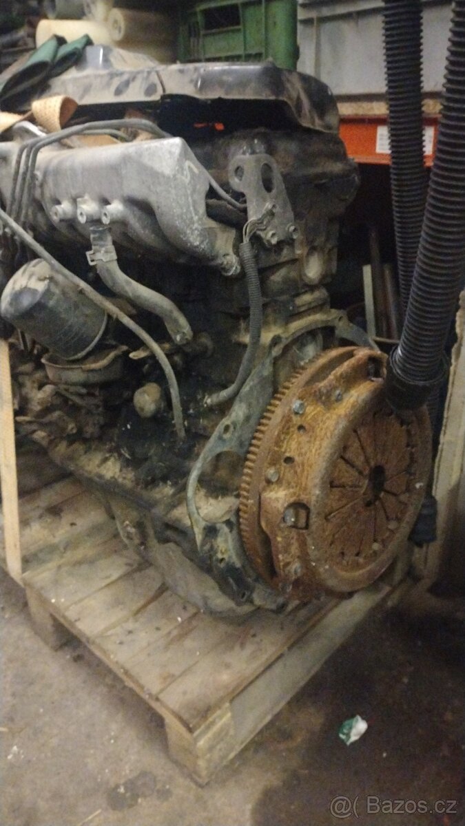 Holý motor Toyota Land Cruiser 100 - 2