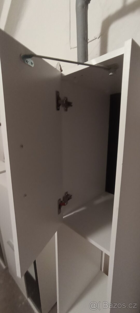 Daruji za odvoz malou stěnu. - 2